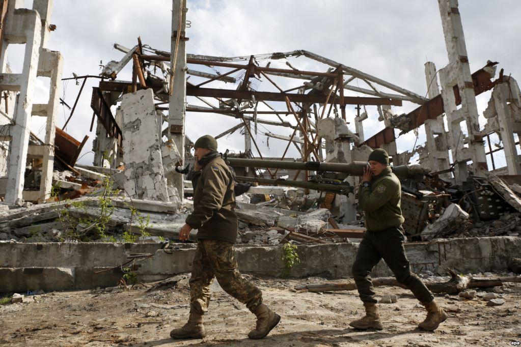 Стаття Фоторепортаж: Будні війни на шахті «Бутівка» Ранкове місто. Донбас