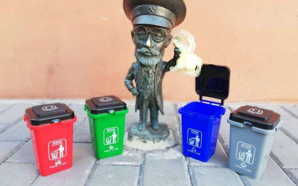 Стаття Деньги на свалке: 3 истории мариупольцев, которые зарабатывают на мусоре Ранкове місто. Донбас