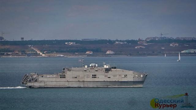 Стаття В Одессу идет американский скоростной десантный корабль Ранкове місто. Донбас