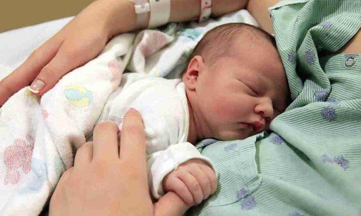 Стаття Як прописати новонароджену дитину, якщо її батьки зареєстровані на тимчасово окупованій території Ранкове місто. Донбас