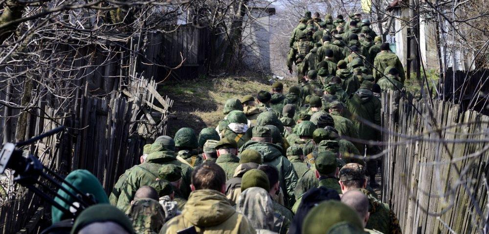 Стаття «ЛНР» пытается переквалифицировать бывших шахтеров Ахметова в боевиков Ранкове місто. Донбас