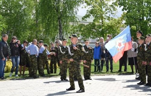 Стаття Свершилось: прапор «ЛНР» сняли дети Утренний город. Донецьк