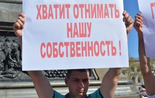 Стаття Десятки тысяч людей без жилья. В воздухе Севастополя витает запах тротила Ранкове місто. Донбас