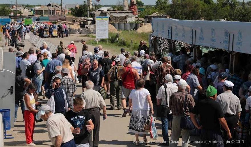 Стаття Гарбуз рассказал о впечатлениях от посещения КПВВ в Станице Луганской (ФОТО) Ранкове місто. Донбас