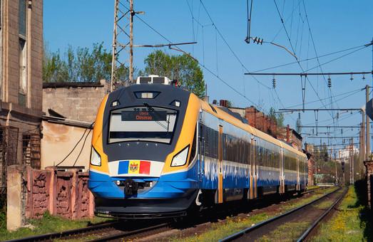 Стаття Вместо обычного поезда между Одессой и Кишиневом планируют запустить модернизированный дизель-поезд Ранкове місто. Донбас