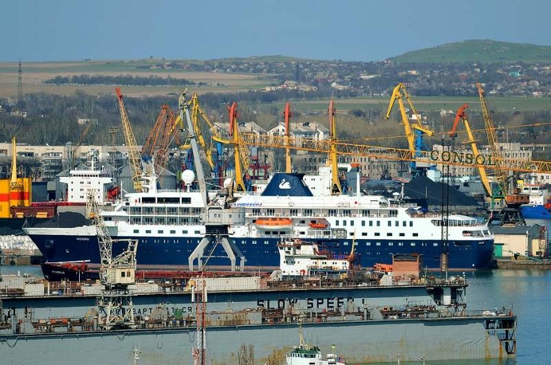 Стаття В Керчи введен 12-часовой запрет на плавание судов в районе строительства моста Ранкове місто. Донбас