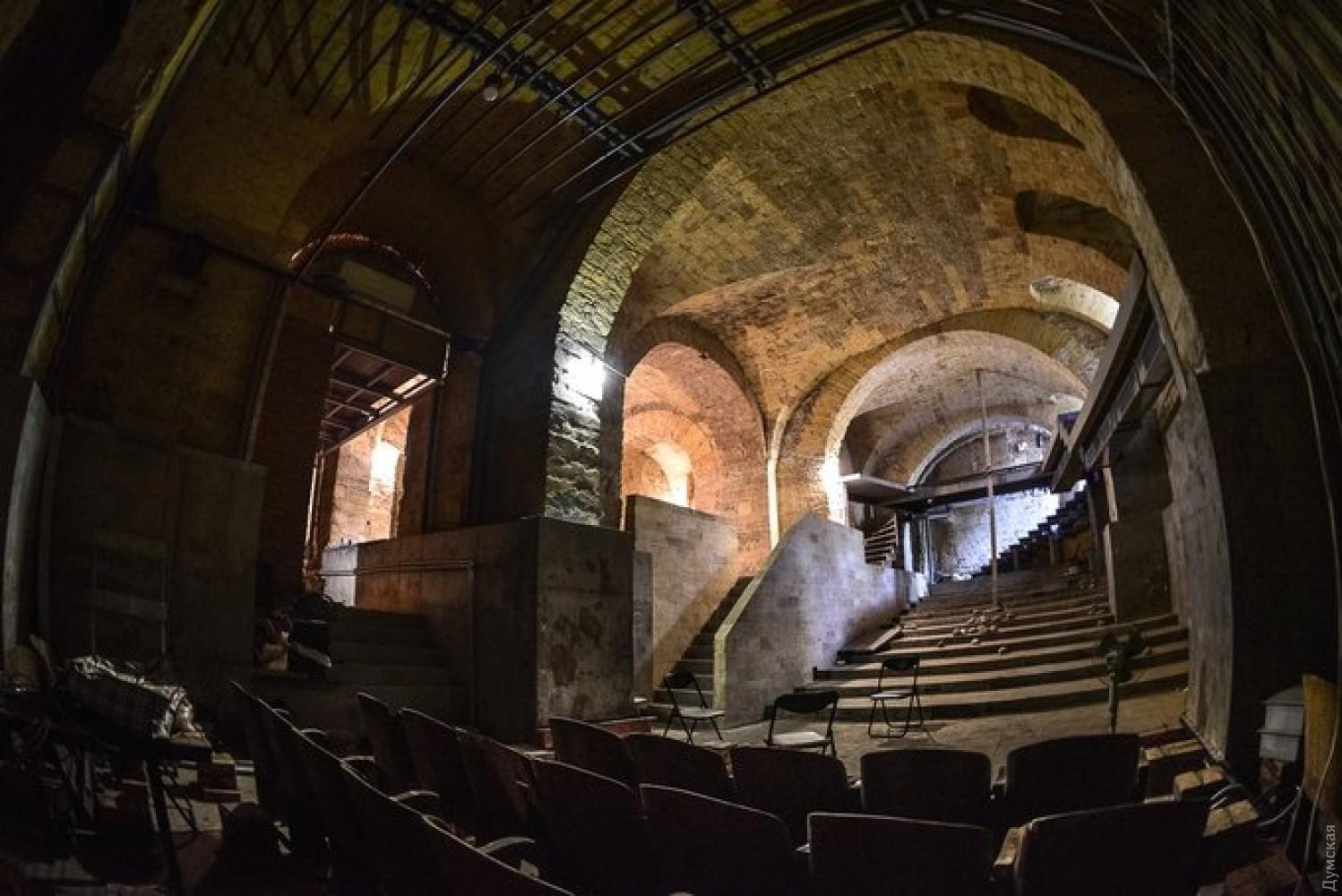 Стаття В таинственных подвалах на Военном спуске открывается первый подземный театр Украины Ранкове місто. Донбас