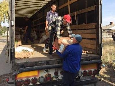 Стаття В Славянск привезли гуманитарную помощь от жителей Западной Украины Ранкове місто. Донбас