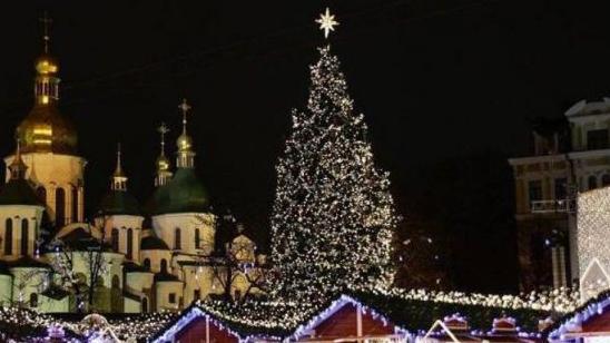 Стаття Главная новогодняя елка страны зажжет огни 19 декабря Ранкове місто. Донбас
