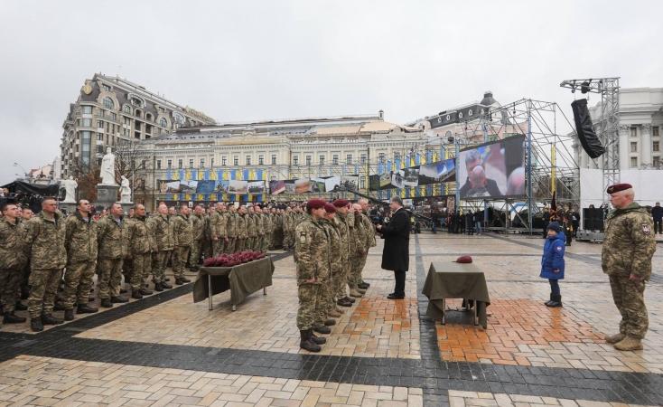 Стаття Украина впервые отмечает День десантно-штурмовых войск Ранкове місто. Донбас