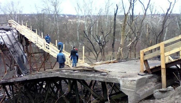 Стаття Мост в Станице Луганской отремонтируют в начале декабря Утренний город. Донецьк