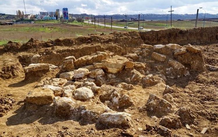 Стаття Раскопки в Крыму – большинство памятников будет снесено и или похоронено под трассой Ранкове місто. Донбас