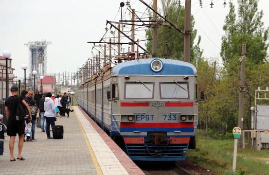 Стаття Одесская железная дорога взялась продавать билеты на автобусы Ранкове місто. Донбас