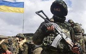 Стаття Пока на Донбассе относительно тихо, бойцы ВСУ помогают восстановить поврежденные дома. ФОТО Ранкове місто. Донбас