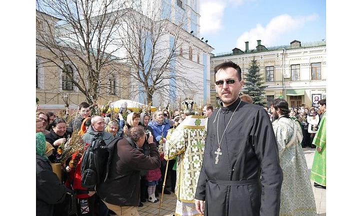 Статья Среди жителей Донбасса растет доверие к Киевскому патриархату Утренний город. Донецк