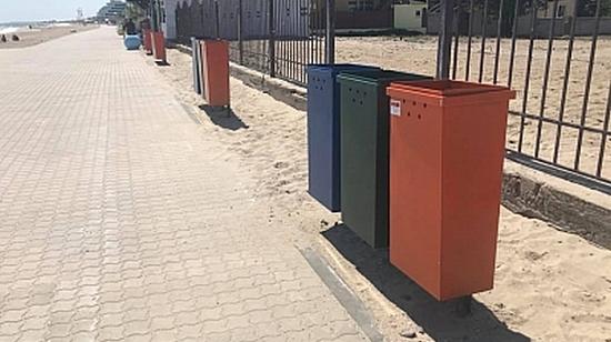 Стаття На пляжах Затоки отдыхающих просят сортировать мусор Ранкове місто. Донбас