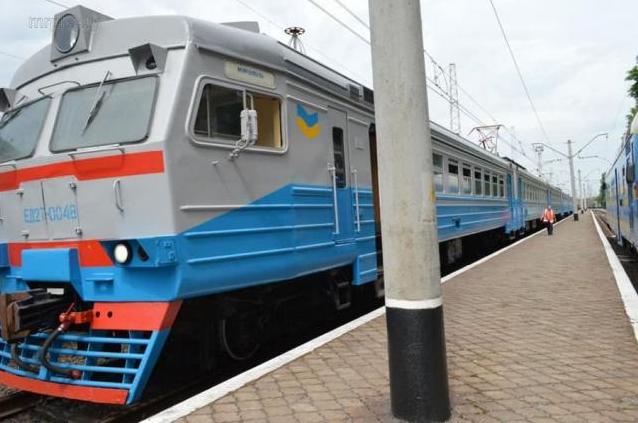 Стаття В Мариуполь прибывает новый электропоезд, рассчитанный на 1000 пассажиров Ранкове місто. Донбас