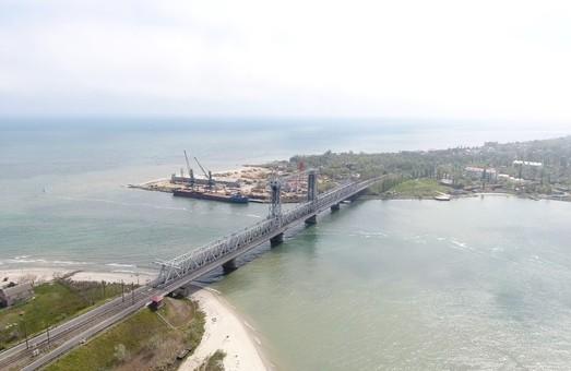 Стаття Президент Эстонии намерена поднять тему Затоки на высшем уровне Ранкове місто. Донбас
