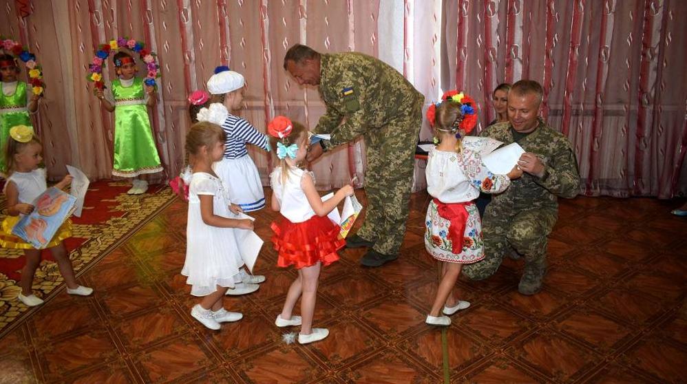 Стаття Зачем военное руководство посещало детсады на Донетчине? (фото) Ранкове місто. Донбас