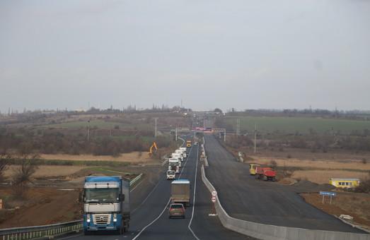 Стаття Платной будет не существующая, а новая дорога между Одессой и Киевом Ранкове місто. Донбас