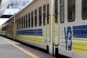 Стаття «Укрзализныця» назначила семь дополнительных поездов ко Дню защитника Украины Ранкове місто. Донбас