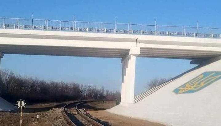 Стаття На Луганщине восстановили шестой мост, поврежденный боевыми действиями Ранкове місто. Донбас