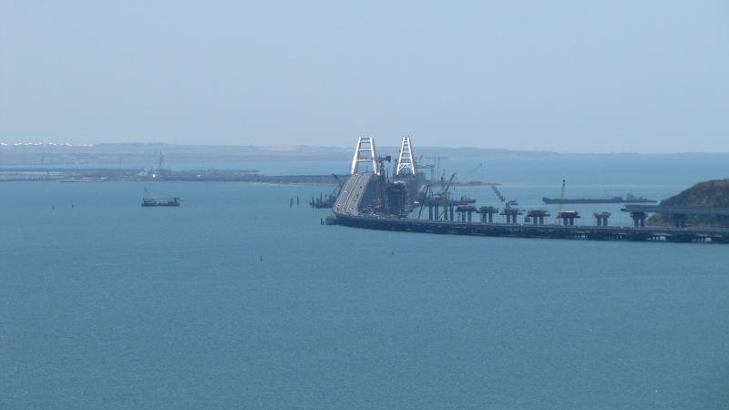 Стаття Строительство Керченского моста вызвало заиливание главного судоходного маршрута Ранкове місто. Донбас
