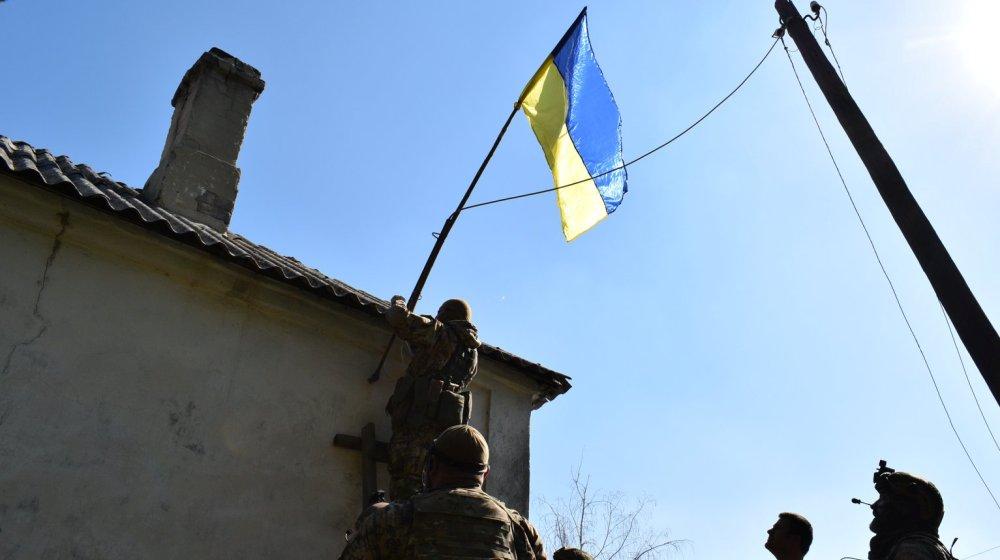 Стаття Вместе с украинскими военными возвращается цивилизация Ранкове місто. Донбас