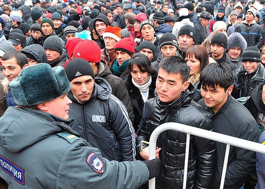 Стаття Раньше лидером по числу мигрантов в Россию была Украина, а с 2018 года — Таджикистан Ранкове місто. Донбас
