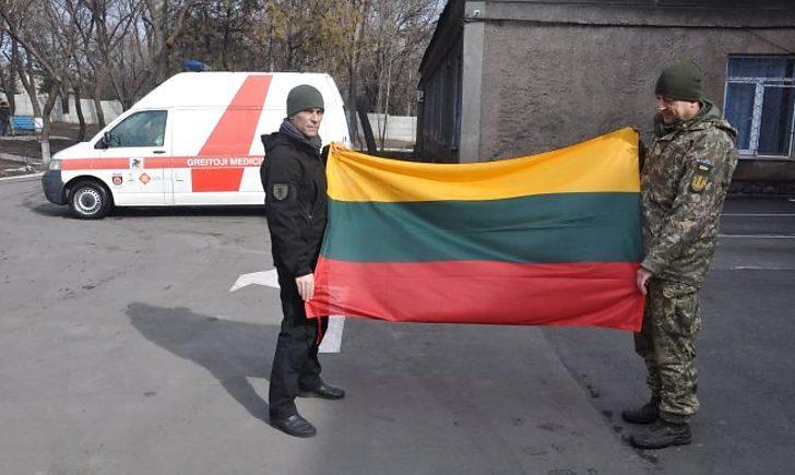 Стаття Литовские волонтеры передали реанимобиль и оборудование для мобильного госпиталя на Донбассе Ранкове місто. Донбас