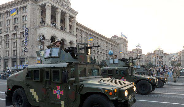 Стаття В Одесский порт прибыла партия американских военных внедорожников HMMWV для ВСУ. ФОТО Ранкове місто. Донбас