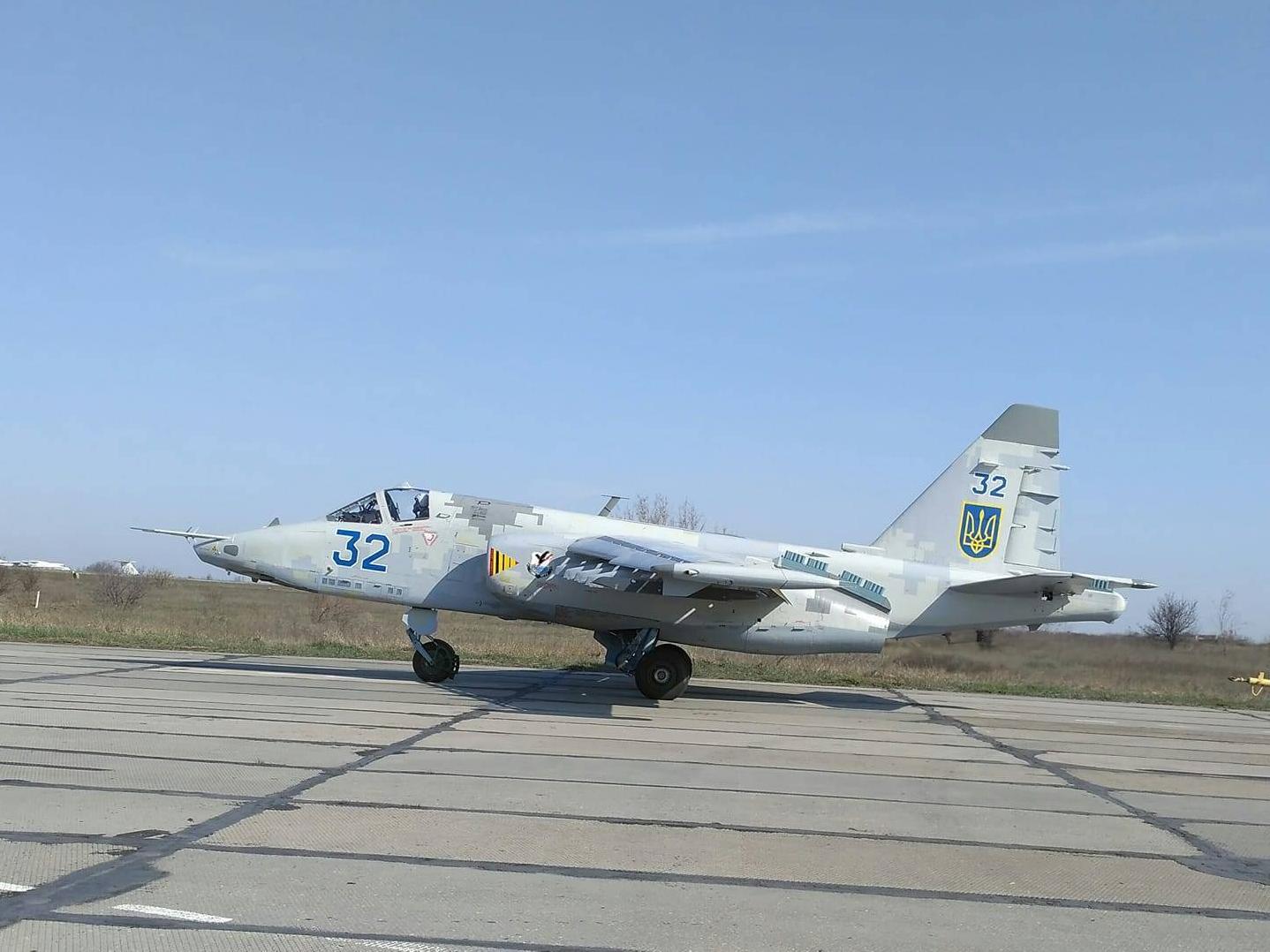 Стаття Украинские военные получили мощный самолет-штурмовик: фото и подробности Ранкове місто. Донбас