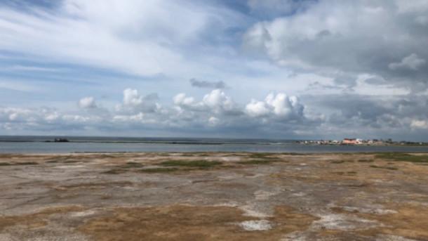 Стаття В Крыму местные «власти» уничтожают самое глубокое озеро на полуострове Ранкове місто. Донбас