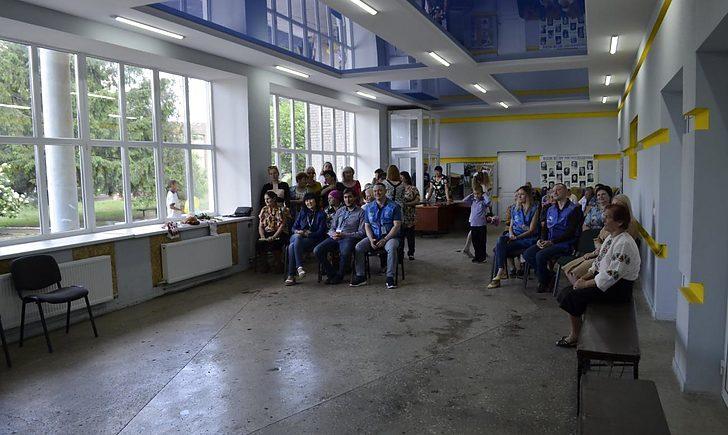 Стаття На Донеччині волонтери відновили будинок культури в селі на лінії фронту. ФОТО Ранкове місто. Донбас