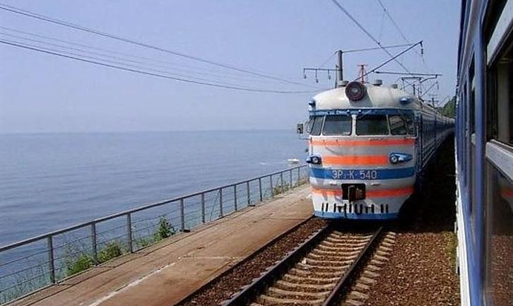 Стаття Укрзалізниця відкрила продаж квитків на 22 літніх поїзди до морських курортів Ранкове місто. Донбас
