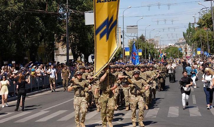 Стаття Військовий парад і масові гуляння: Маріуполь відзначав п’яту річницю звільнення від бойовиків. ФОТО Ранкове місто. Донбас