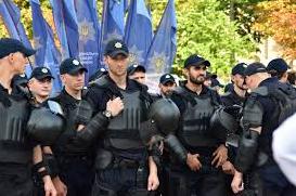 Стаття Украинцы попросили Президента повысить зарплату полицейским Ранкове місто. Донбас