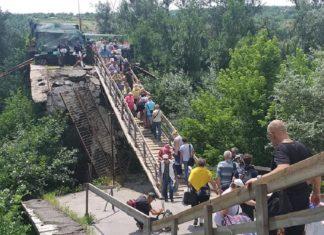 Статья В Станице-Луганской разминируют подходы к разрушенному мосту Утренний город. Донецк