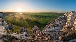 Стаття Небачений Донбас: 8 місць для відпочинку на природі Ранкове місто. Донбас
