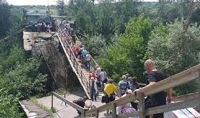 Стаття Ремонт моста в Станице Луганской: Украина готовится, «ЛНР» прохлаждается Ранкове місто. Донбас