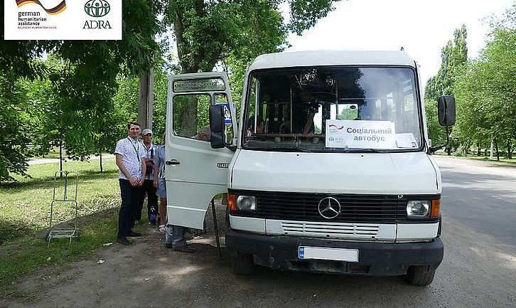 Статья Для жителів «сірої зони» Донбасу курсують 11 безкоштовних автобусів Утренний город. Донецк