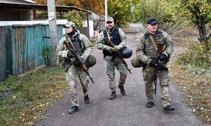 Стаття Поліція нарощує додаткові сили в Золотому на Донбасі Ранкове місто. Донбас