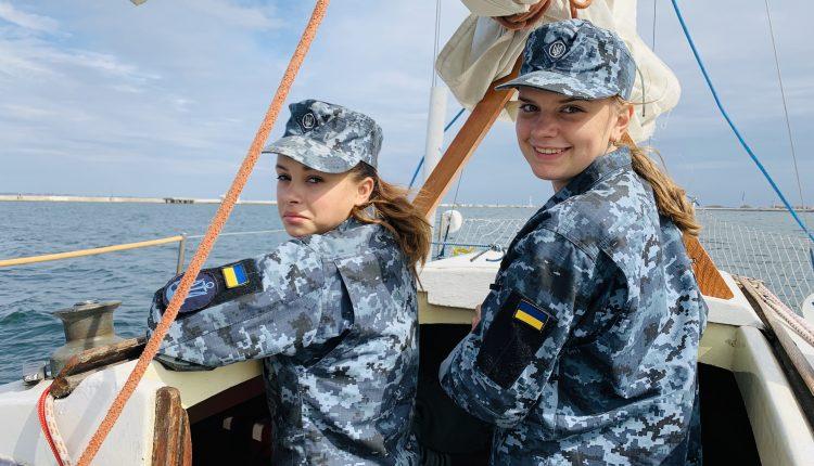 Стаття Женщины в армии: Одесский лицей военно-морских сил впервые за 10 лет принял на обучение девушек Ранкове місто. Донбас