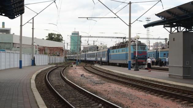 Стаття Билеты на 16 поездов в Украине начали продавать за 45 суток до отправления: список Ранкове місто. Донбас