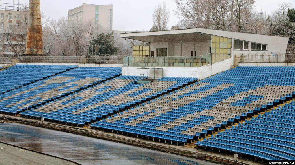Стаття «Футбол для внутреннего пользования»: почему пустеют трибуны на стадионах Крыма? Ранкове місто. Донбас