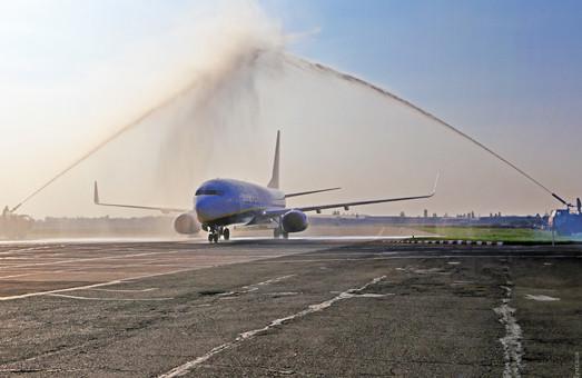 Стаття «Ryanair» начал летать из Берлина в Одессу, а сегодня – первый рейс в Будапешт Ранкове місто. Донбас