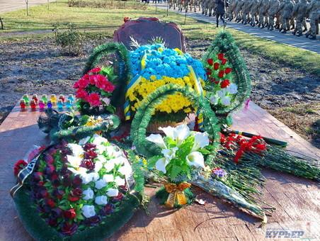 Стаття В Одессе открылась выставка в память погибших защитников Украины Ранкове місто. Донбас