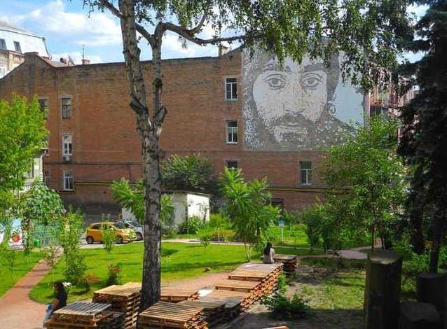 Стаття Суд решил оставить сквер Небесной Сотни в собственности государства Ранкове місто. Донбас