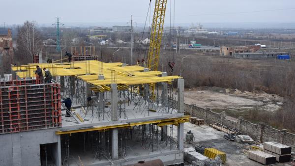 Стаття В Семеновке под Славянском активно восстанавливают разрушенную больницу: фото Ранкове місто. Донбас