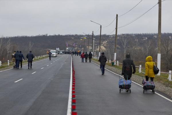Стаття Как выглядит открытый мост в Станице Луганской: фото Ранкове місто. Донбас